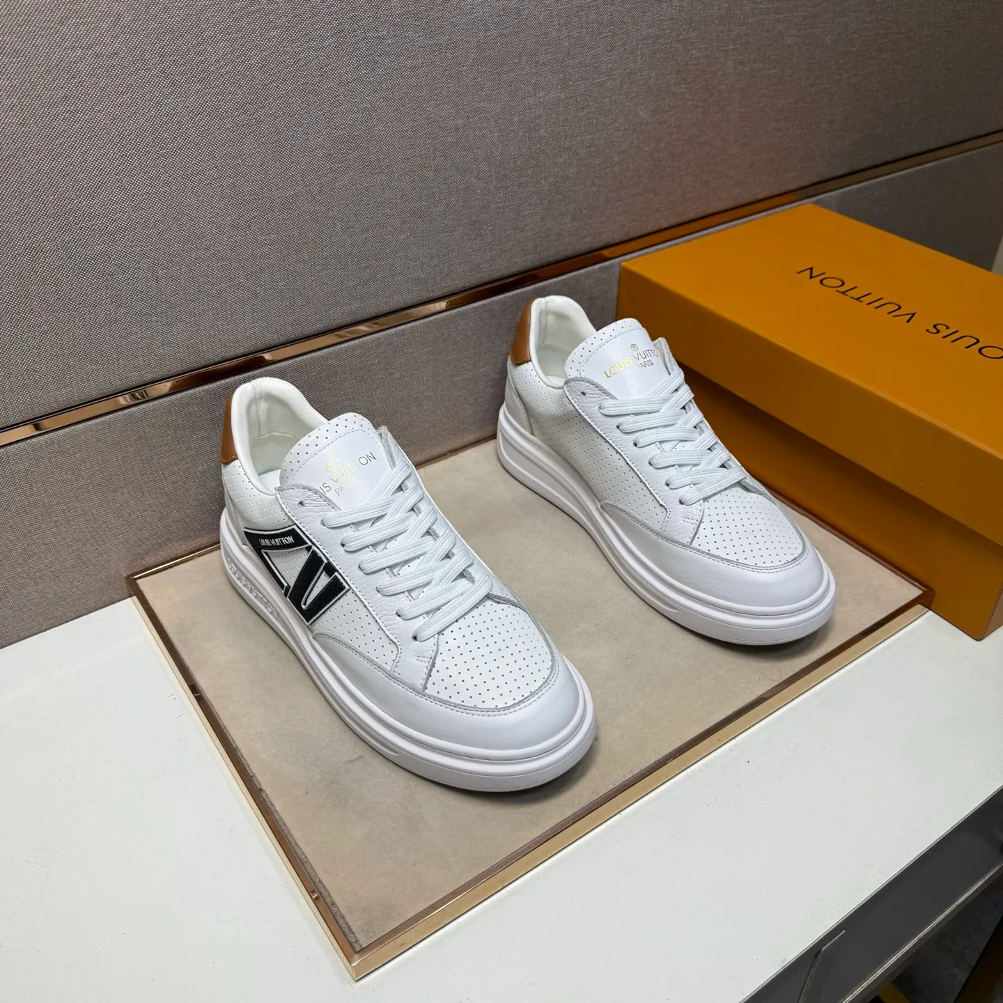 ⬛️Men's shoes 💰p420 [LV～] Men's casual shoes 2025z cabinet sales simultaneously 🔶Size: 38-44 #️⃣ 🔷6 colors🔜The upper is made of multi-material splicing ➕Genuine leather lining, comfortable and breathable, sole: original comfortable and wear-resistant outsole, ⚠️Real thing📱Photographed🎬The real thing is better📢📢📢